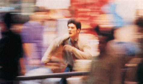 The film consists of two stories told in sequence, each about a lovesick hong kong policeman mulling over his relationship with a woman. Surrender to the Void: Favorite Films #5: Chungking Express