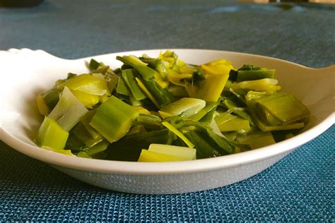 Easy Buttered Leeks Are A Super Easy Side Dish For Any Meal Recipe Easy Vegetable Recipes