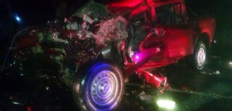 Accidente en san pedro de melipilla. Violenta colisión entre camión y camioneta dejó un muerto ...