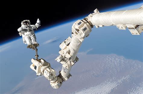 How A Robot Arm In Space Inspired Tech For Surgery On Earth Faculty