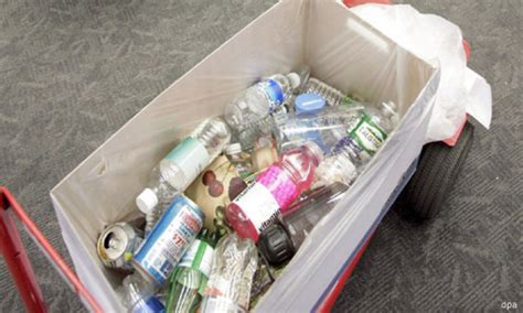 Regeln für Handgepäck im Flugzeug: Parfüm ja, große Saftflaschen nein