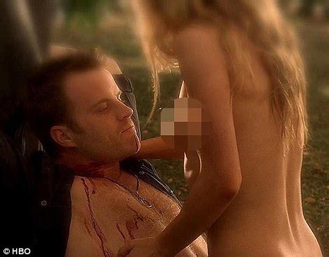 Anna Paquin Goes Naked In Steamy True Blood Sex Scene With Rob Kazinsky Daily Mail Online