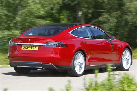 The prices for the 2021 tesla model s have been reduced and it now starts at about $72. Tesla Model S UK first drive