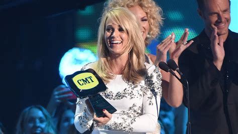 Cmt Music Awards 2015 Winners And Highlights Cbs News