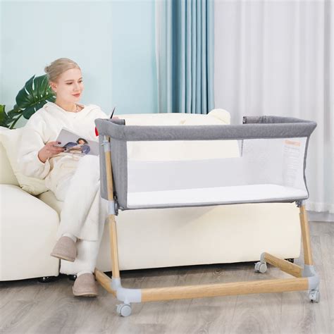 Pamo Babe Unisex Infant Flat Bedside Sleeper Bassinet With Wheels And