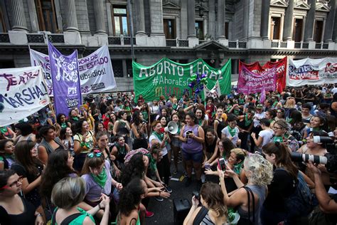Entre Pol Micas Y Controversias Argentina Debate Sobre El Aborto Espa Ol