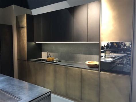 If you're thinking about making over your kitchen, start with your cabinets. Modern Kitchen Design Trends 2019, Two Tone Kitchen Cabinets