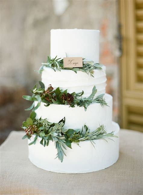 Winter Wedding Cake Inspiration