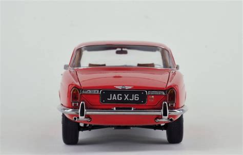 Paragon Models Jaguar Xj6 Series 1 28l Carmen Red