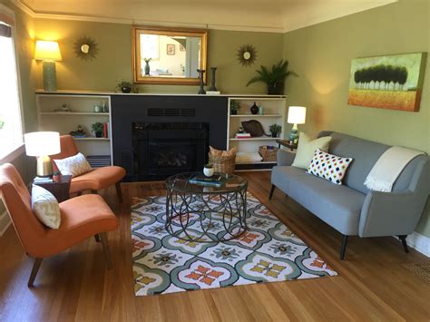 craftsman-house,-modern-spin,-living-room,-classic-style,-green,-orange,-grey-couch-j-s-design