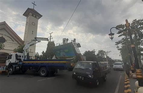 Cari lowongan kerja untuk supir untuk karir dan pekerjaan anda. Loker Soper Truck Jember Hari Ini : Polisi Selidiki Penyebab Kecelakaan Beruntun Di Jember ...