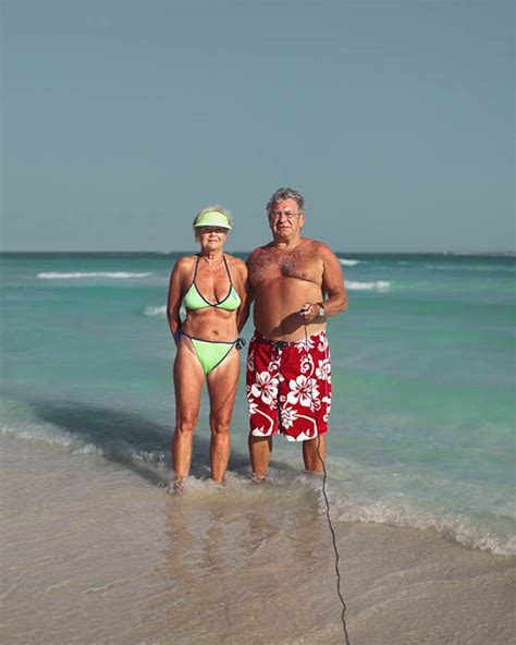 Photos Of Strangers On A Beach Captured By The Subjects Themselves