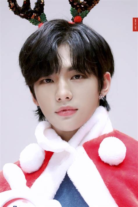 Kimmie ♡ On Twitter A Thread Of Holiday Themed Hyunjin In Case You