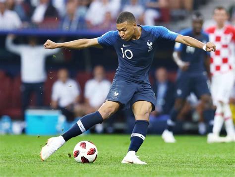 Mbappe World Cup Winner Mbappe Emulates Pele With World Cup Final Goal As Pogba At The