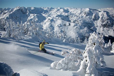 Ax 3 Domaines : N°5 des meilleures stations de ski des Pyrénées - Kyango