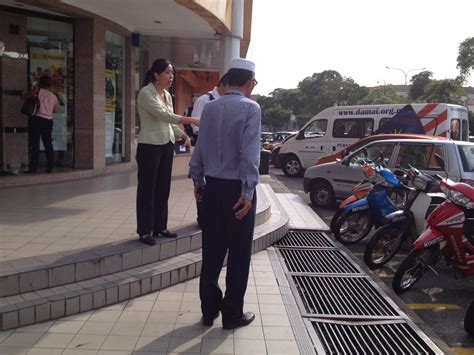 66 maybank subang jaya branch. .: Another join CSR project by Maybank and Damai disabled ...