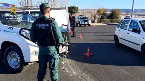 Detenido un joven por tráfico de drogas en las cercanías de dos centros