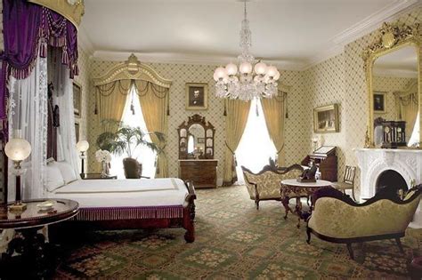 Media Slams Trumps Mar A Lago But Forget The Lincoln Bedroom Scandal