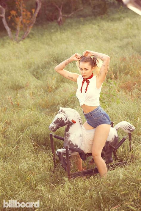 Miley Cyrus Nude Celebrity Photos