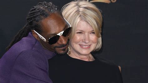 Heres How Snoop Dogg And Martha Stewart Became Friends
