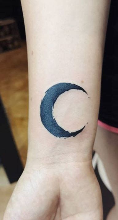 100 Unique Moon Tattoos Ideas And Meanings Tattoo Me Now