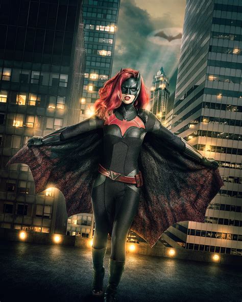 First Look At Cws Batwoman The Batman Universe