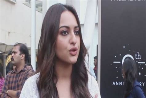 Mumbai Up Police Visit Sonakshi Sinhas House For Inquiry In Fraud Case Dynamite News