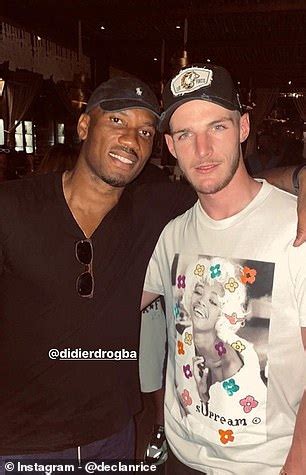 Latest on west ham united midfielder declan rice including news, stats, videos, highlights and more on espn. West Ham star Declan Rice poses with Chelsea legend Didier ...