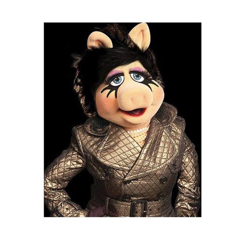 Miss Piggy As The November Face Of Mac Cosmetics Stylecaster