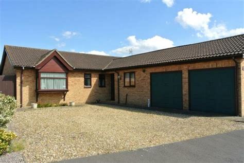 Bedroom Detached Bungalow For Sale In Lilac Close Bourne