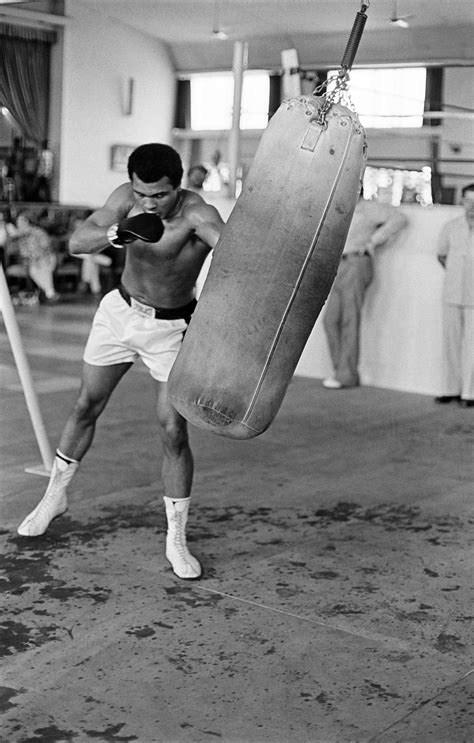 23 iconic pictures of Muhammad Ali | For The Win