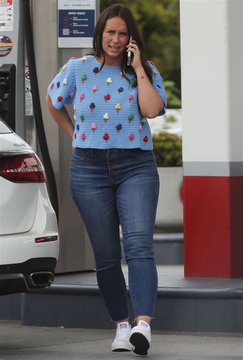Jennifer Love Hewitt In Denim At Gas Station In Pacific Palisades 0621