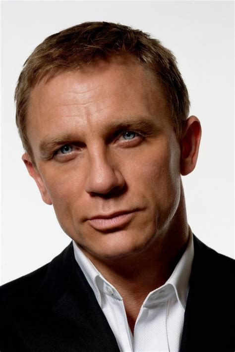Craig grew up near liverpool, and enjoyed going to the theater with his mother and sisters. Male actors: Daniel Craig