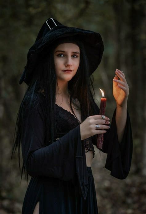 Pin By Indra Elings On Halloweenwitchautumn Shoot Beautiful Witch