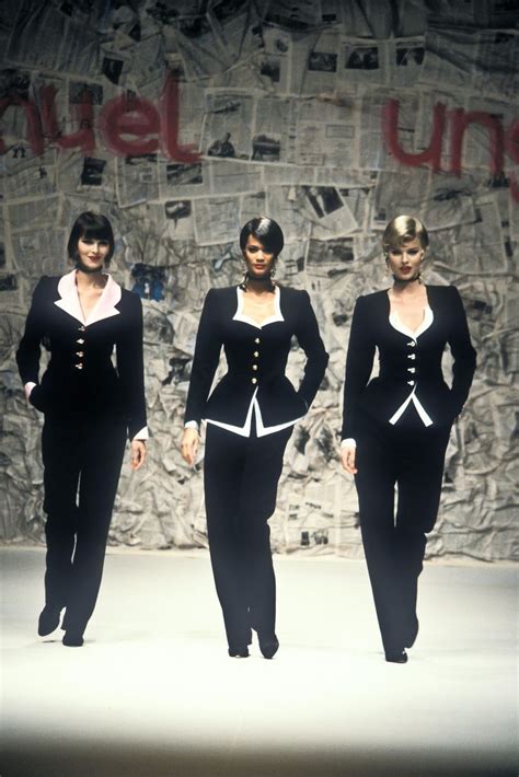 Eva Herzigova Emanuel Ungaro Haute Couture Fallwinter 1995 в 2022 г