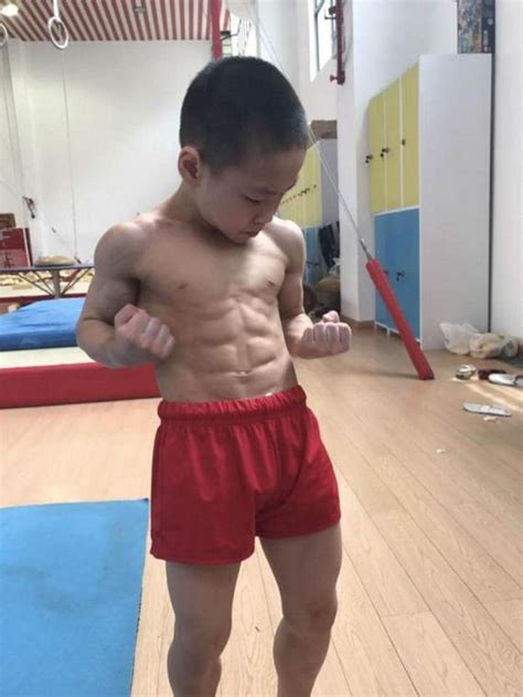 We believe in helping you find the product that is right for you. 7 Year Old Chinese Kid Shows Off His Eight Pack After ...