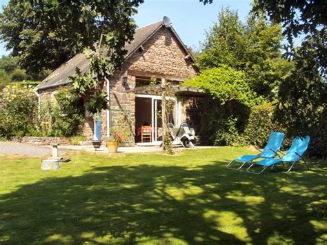 Discover our holiday cottages in plouescat, 100m from the sea and its sheltered white sand beaches, surrounded by greenery, trees and animals. Cottage in Normandy, Gavray Holiday Cottage, Normandy, France