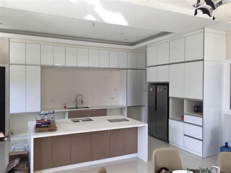 Customized Project American Style White Color Solid Wood Kitchen