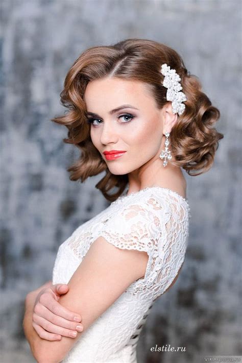 31 Gorgeous Wedding Makeup And Hairstyle Ideas For Every Bride Curly