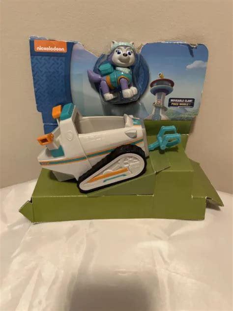 Paw Patrol Rescue Pups Everest Snowmobile Metallic Vehicle Figure Spin