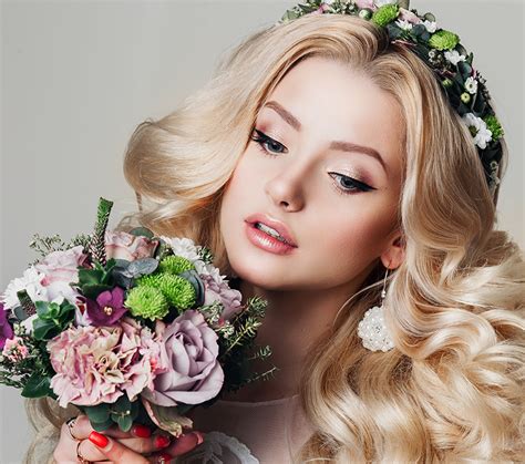 Fonds Decran Bouquets Blondeur Fille Visage Cheveux Filles Télécharger Photo