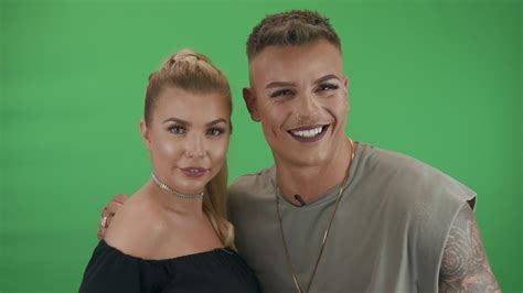 The pair tied the knot on 15 september 2018, making today their second anniversary. Girlfriend Does My Make Up | Love Island's Alex & Olivia ...
