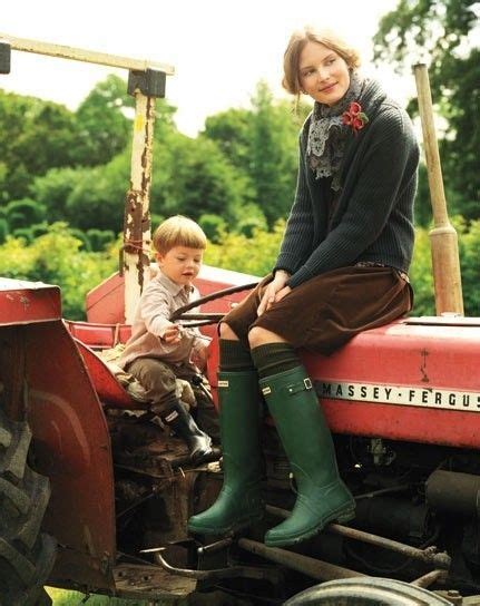 Pin By Annie On English Countryside In 2020 Land Girls Rubber Boots