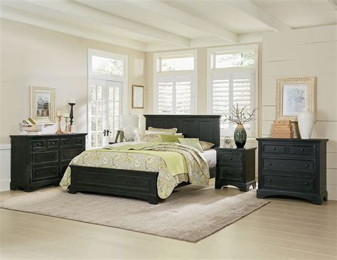 OSP Home Furnishings Farmhouse Basics Queen Bedroom Set With Nightstands And Dresser In
