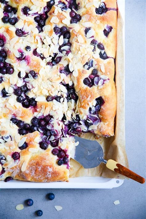 Maybe you would like to learn more about one of these? Bester Blaubeer Butterkuchen | Rezept | Blaubeerkuchen ...