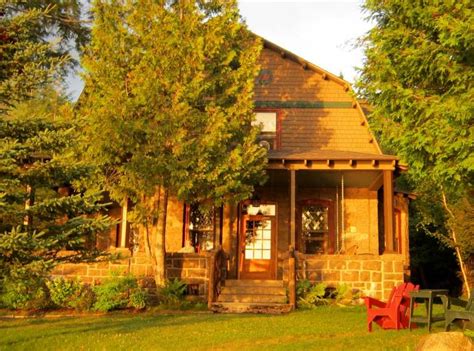 We did not find results for: The Hedges on Blue Mountain Lake: A Historic Adirondack Resort