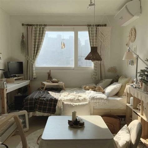 When it comes to decorating a small bedroom, first and foremost, it's important to remember that the layout is everything. y u y a | Small room bedroom, Room design bedroom, Room ...