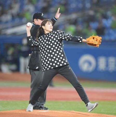 Check spelling or type a new query. 潮田玲子が始球式 ノーバン投球に笑顔「自分の試合の時を ...