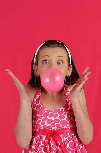 1500 Chewing Gum Girl Fotografías De Stock Fotos E Imágenes Libres De Derechos Istock