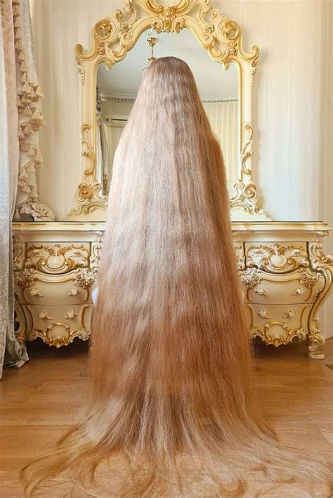 Real Life Rapunzel Real Life Princesses Rapunzel Hair Extremely Long